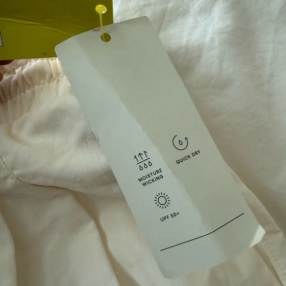 All in Motion Cream Women's Shorts - Picture 4 of 6